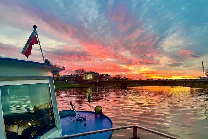 Cracow Panorama Boat Tour: 60-Minute Vistula River Sightseeing Cruise