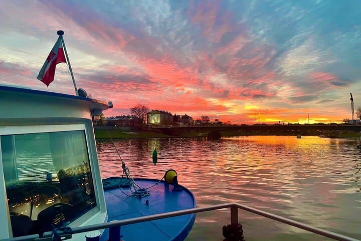 Krakow Vistula River 1-Hour Private Boat Rental: Wawel & Old Town Views photo 1
