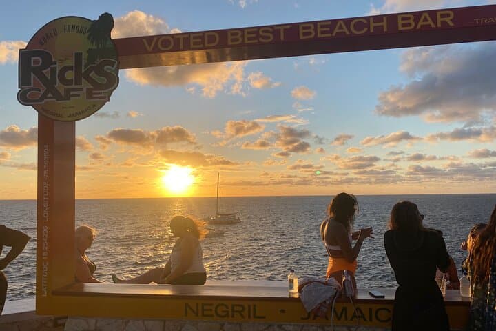 Discover Negril's Seven Mile Beach and Rick's Cafe: A Jamaican Escape photo 2