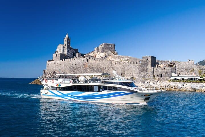 Cinque Terre Ferry Tour: Porto Venere, Monterosso & Vernazza Day Cruise