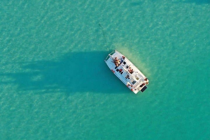 Private Catamaran Tour in Bacalar: Lagoon of Seven Colors, Cenotes & Stromatolites photo 3