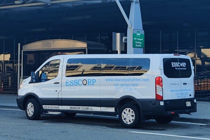 Private Queens Airport Shuttle — Door-to-Door NYC Transfer photo 2