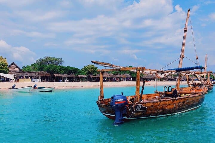 Zanzibar Sunset Dhow Cruise: Stone Town Evening Sail with Transfers photo 4