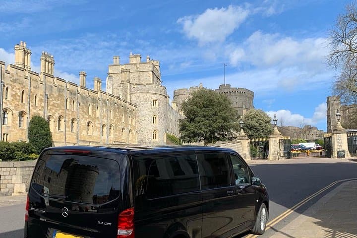 Southampton to London via Stonehenge or Windsor Castle — Private Transfer with 2-Hour Stop photo 1