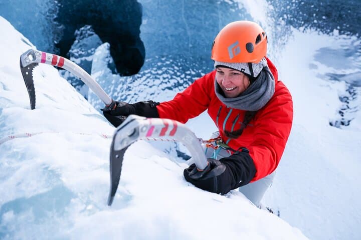 Skaftafell Ice Cave Climb & Private Adventure Photoshoot photo 2