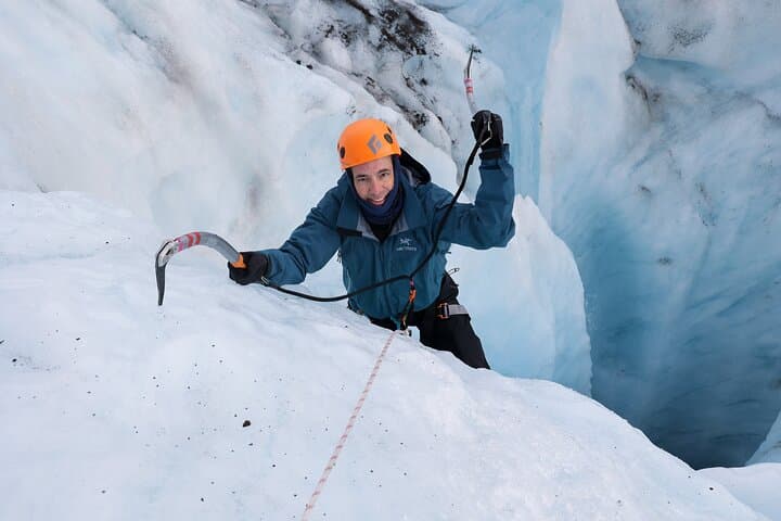 Skaftafell Ice Cave Climb & Private Adventure Photoshoot photo 5