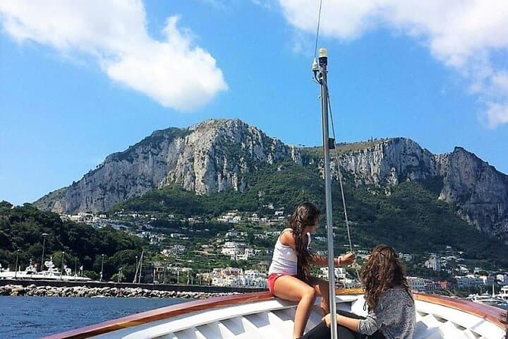 Rome to Capri Day Trip: Private Guide, Hydrofoil & Blue Grotto Experience