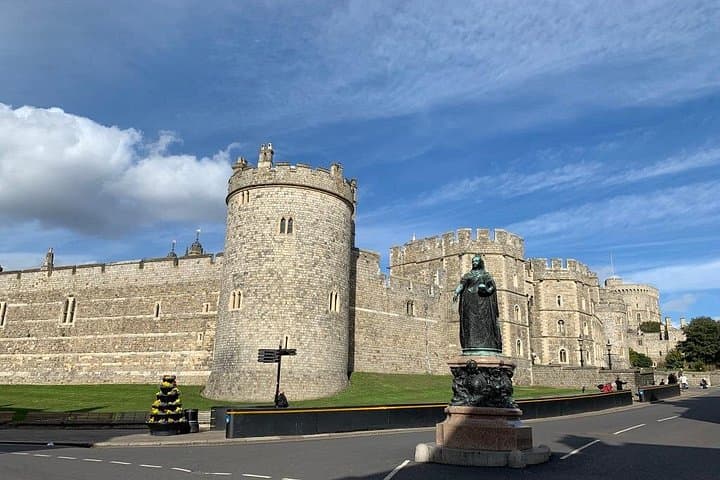 Southampton to London via Stonehenge or Windsor Castle — Private Transfer with 2-Hour Stop photo 4