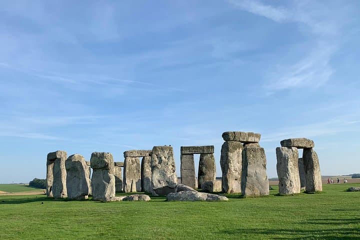 Southampton to London via Stonehenge or Windsor Castle — Private Transfer with 2-Hour Stop photo 3