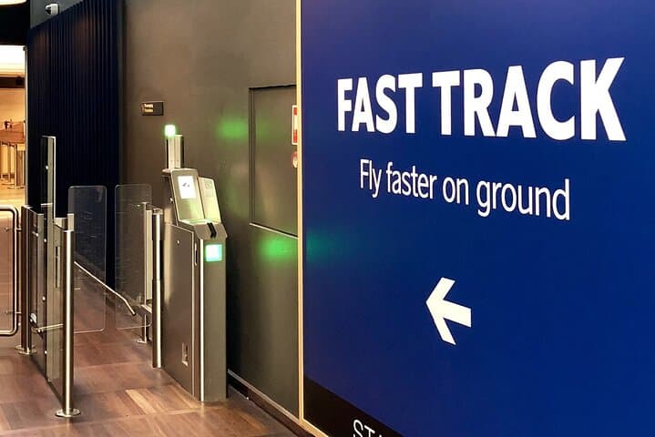 St. Lucia Fast Track VIP Meet & Greet at UVF Airport with Round-Trip Transfer photo 1