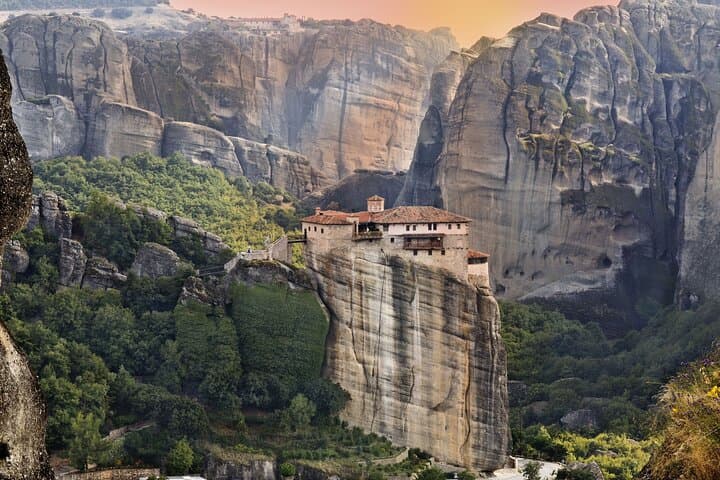 2-Day Delphi and Meteora Tour from Athens — Delphi Oracle & Meteora Monasteries