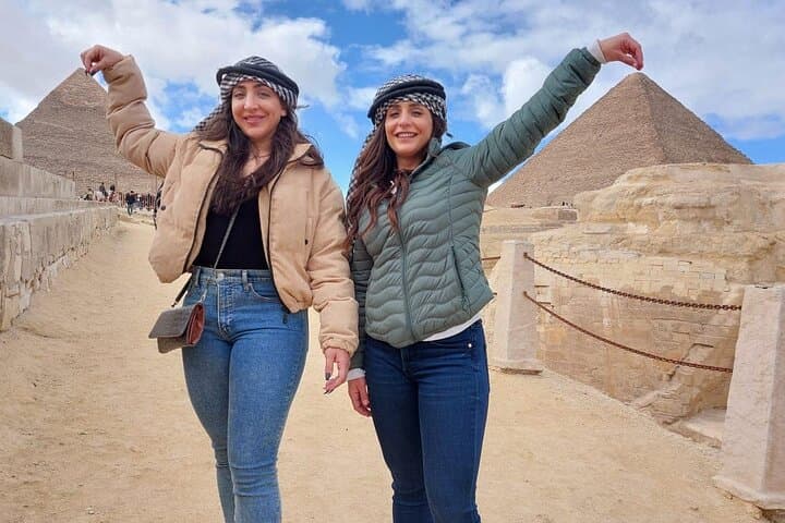 Giza Pyramids & Sphinx: Half-Day Private Tour with Camel Ride and Lunch