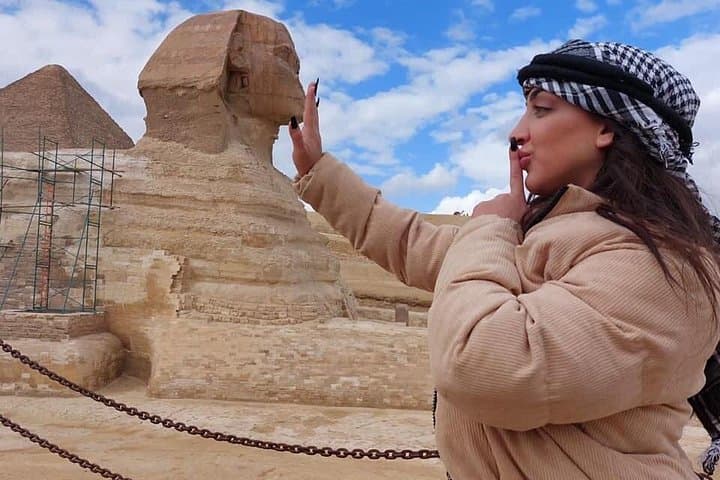 Private Day Tour: Giza Pyramids, Egyptian Museum & Nile Dinner Cruise from Cairo photo 4