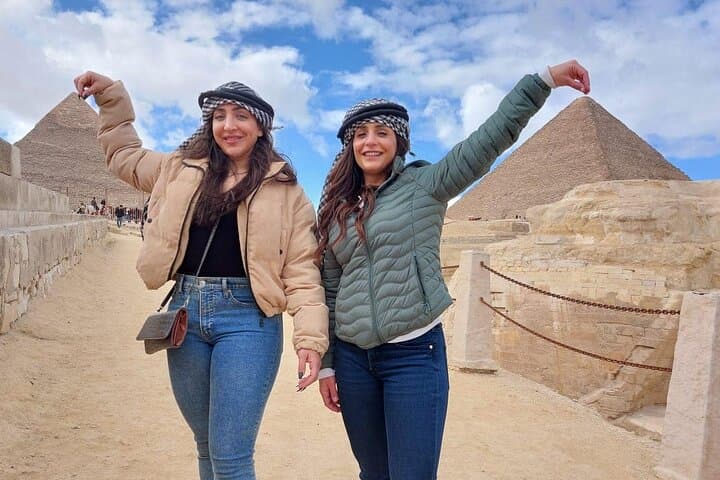 Private Giza Pyramids Tour with Sphinx + Nile Dinner Cruise and Belly Dancer