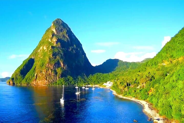 St. Lucia Fast Track VIP Meet & Greet at UVF Airport with Round-Trip Transfer photo 4
