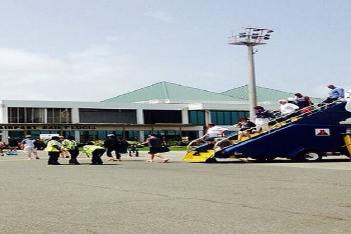 St. Lucia Fast Track VIP Meet & Greet at UVF Airport with Round-Trip Transfer photo 3