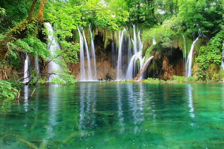 Private Mercedes Day Trip: Plitvice Lakes from Dubrovnik photo 4