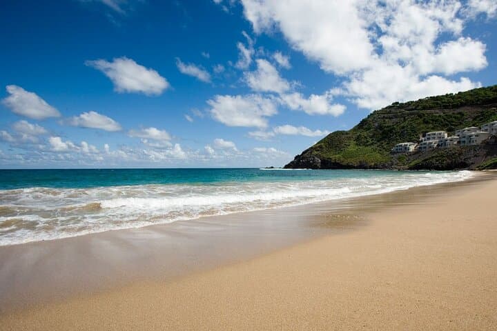 Basseterre to South Friars Beach: Scenic City Tour and Beach Escape
