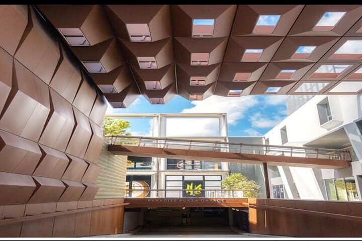 Hidden World of Miami Design District: 75-Minute Small-Group Walking Tour photo 5