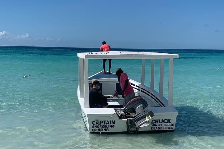 Experience the Thrill of Negril's Seven Mile Beach and Rick’s Café