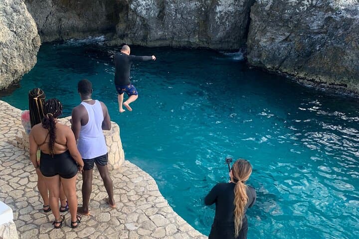 Experience the Thrill of Negril's Seven Mile Beach and Rick’s Café photo 5