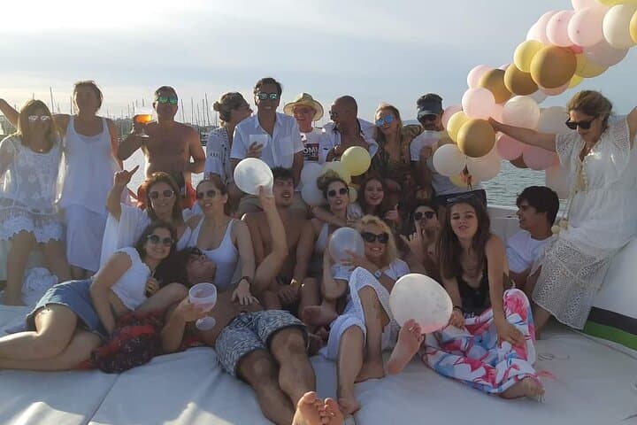 Private Catamaran Tour to Benagil Cave & Praia da Marinha from Portimão