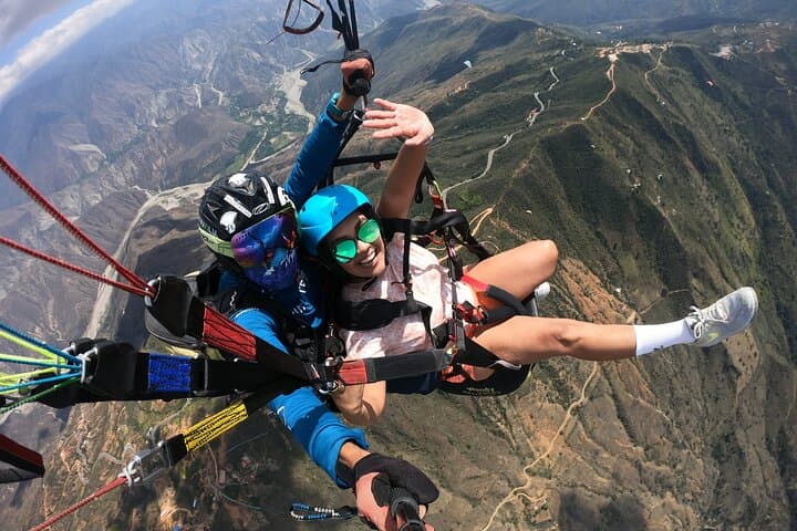 Soar Over Chicamocha Canyon: Tandem Paragliding from 1,550 m photo 4