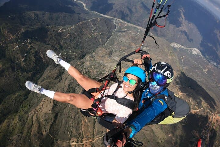 Soar Over Chicamocha Canyon: Tandem Paragliding from 1,550 m photo 5