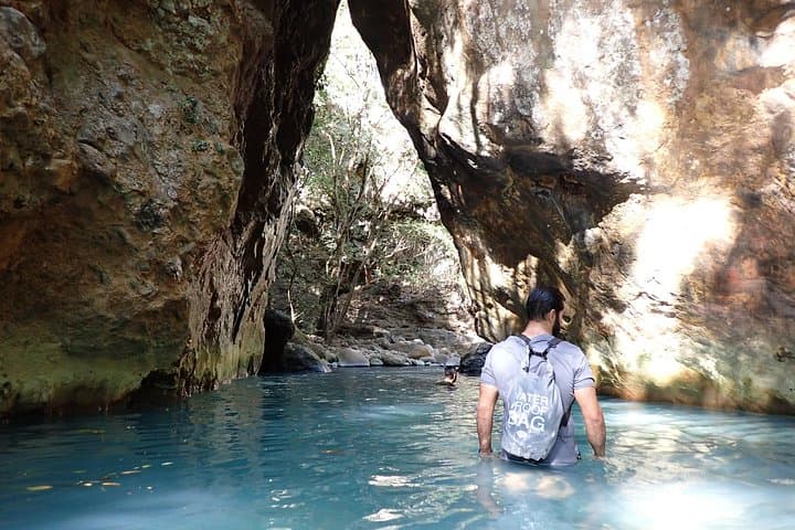 La Leona Waterfall Adventure Hike — Curubandé Day Hike from Liberia photo 5