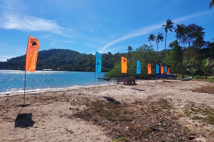 Private Kayak in Bang Bao Bay on Ko Chang — Paddle Cliffs, Pier Stroll & Seaside Lunch photo 4
