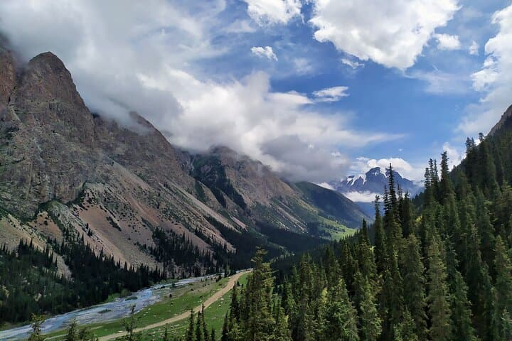4-Day Circuit: Chui Valley and Issyk-Kul Highlights