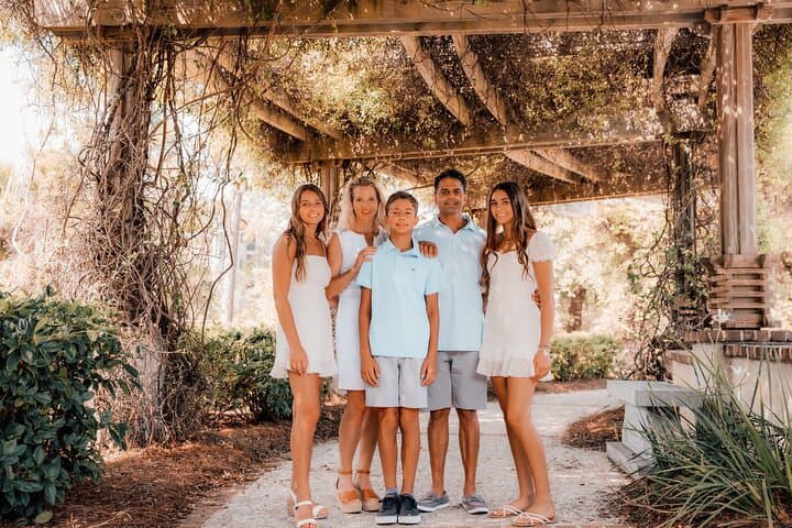 Private Professional Holiday Photoshoot in Clearwater Beach — Capture Gulf Coast Sunsets photo 2