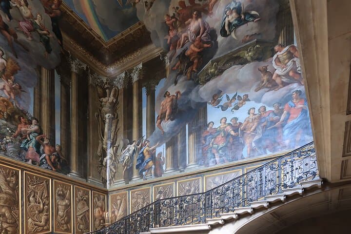 Inside Hampton Court: Private Architectural Tour with an Award‑Winning Historian photo 6