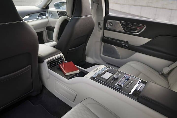 Chicago Airport Sedan Transfer: O'Hare & Midway to Downtown photo 2