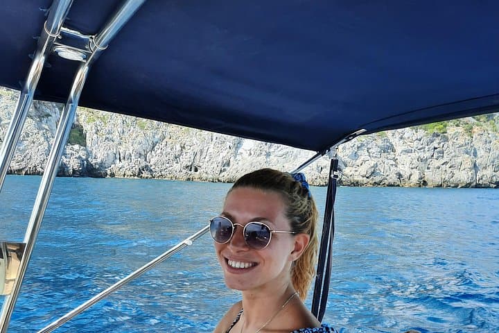 Private Amalfi Coast Boat Tour from Amalfi: Positano, Emerald Grotto & Hidden Caves photo 3