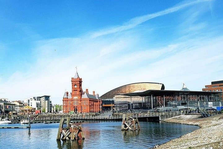 Full-Day Cardiff Bay & Vale of Glamorgan Sightseeing Tour — Heritage Coast, Castles & Fossil Beaches