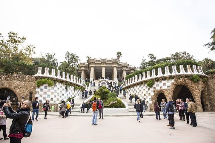 Park Güell Private Tour: Gaudí's Mosaic Park and City Views