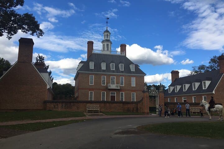 Revolutionary Walk: Colonial History Tour in Williamsburg photo 3