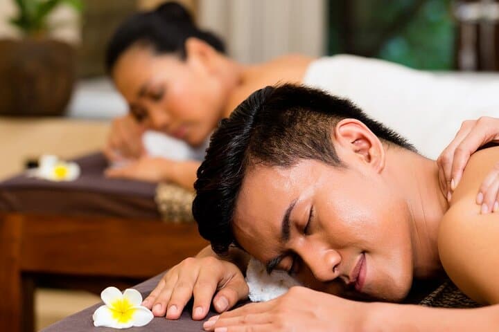 Honolulu 90-Minute Couples Massage on Ward Avenue