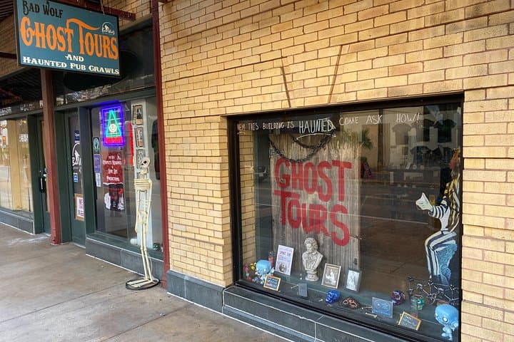 San Antonio's Oldest Haunted Pub Crawl: Historic Ghost Tour & Bar Crawl Near The Alamo photo 2