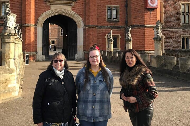 Private Guided Tour of Hampton Court Palace — Tudor History, Baroque Splendor & Ghost Stories photo 5