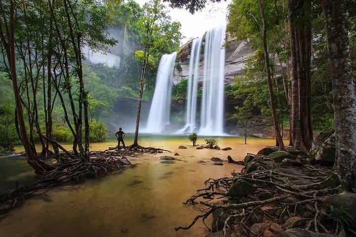 Ubon Ratchathani by Car: Sirindhorn’s Cliffs, Waterfalls & Two‑Color River