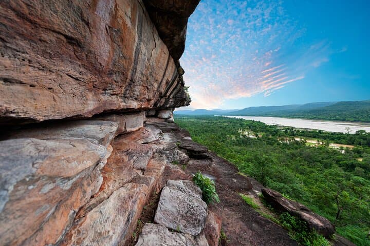 Ubon Ratchathani by Car: Sirindhorn’s Cliffs, Waterfalls & Two‑Color River photo 4
