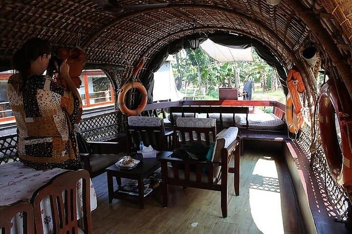 Private 4-Day Munnar & Alleppey Houseboat Tour from Kochi photo 6