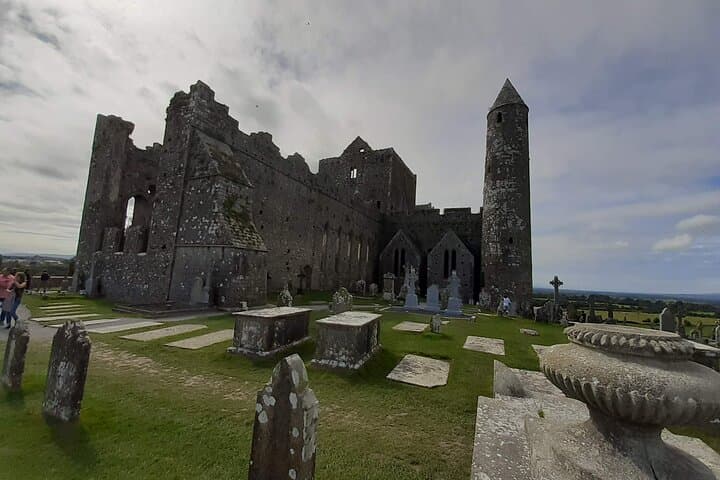 Private Luxury Day Tour: Rock of Cashel, Cahir & Blarney Castle from Cork photo 4