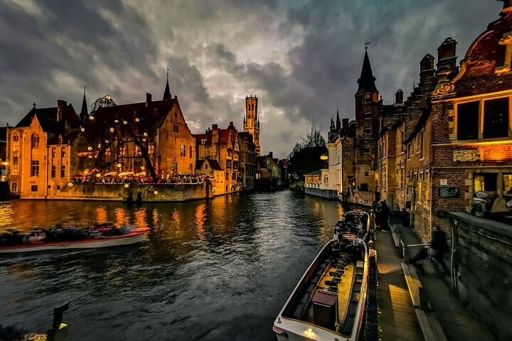 Bruges Self-Guided Scavenger Hunt & Audio Walking Tour