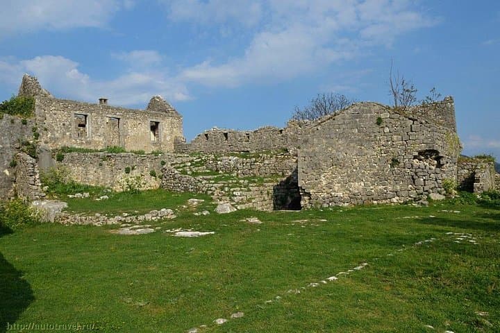 Skadar Lake Day Tour from Podgorica: Forts, Wild Horses & Winery Tasting photo 4