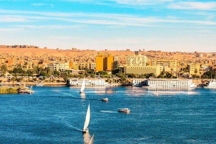 Nile Cruise Aswan to Luxor: 4-Day Temples, Abu Simbel & Luxor Balloon photo 3