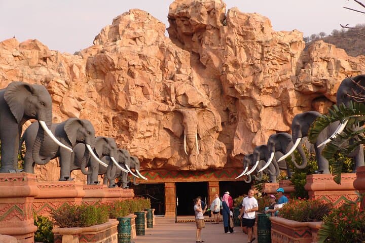 Private Transfer from Johannesburg to Sun City — Stress-Free Airport to Resort Shuttle photo 2