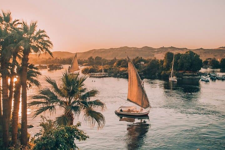 4-Day Luxor to Aswan: Hot Air Balloon, Abu Simbel & Nile Temples photo 5
